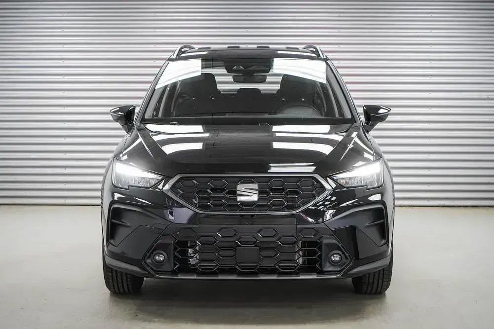 Neu Seat Arona Reference 95 PS (69 kW) 2026 Midnight schwarz metallic (0e) SUV