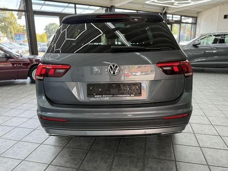 Gebraucht VW Tiguan Allspace Comfortline 150 PS (110 kW) 2018 Platinum grey metallic SUV