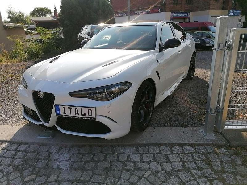Colore esterno ) Gebraucht 2021 Alfa Romeo Giulia Quadrifoglio Limousine | 65.900 € (Teuer) - Bild 1/4