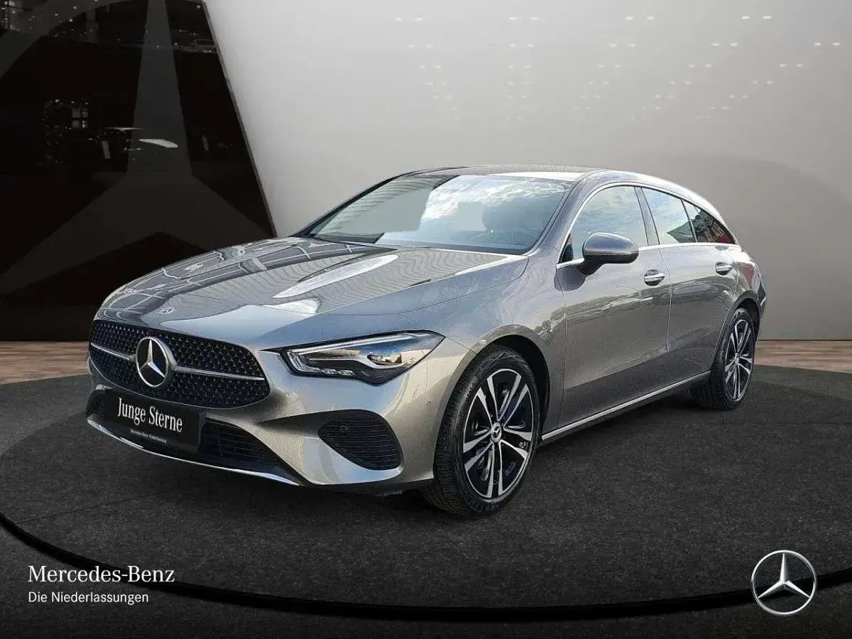 Gebraucht Mercedes CLA180 Progressive 136 PS (100 kW) 2025 Mountain grau Kombi