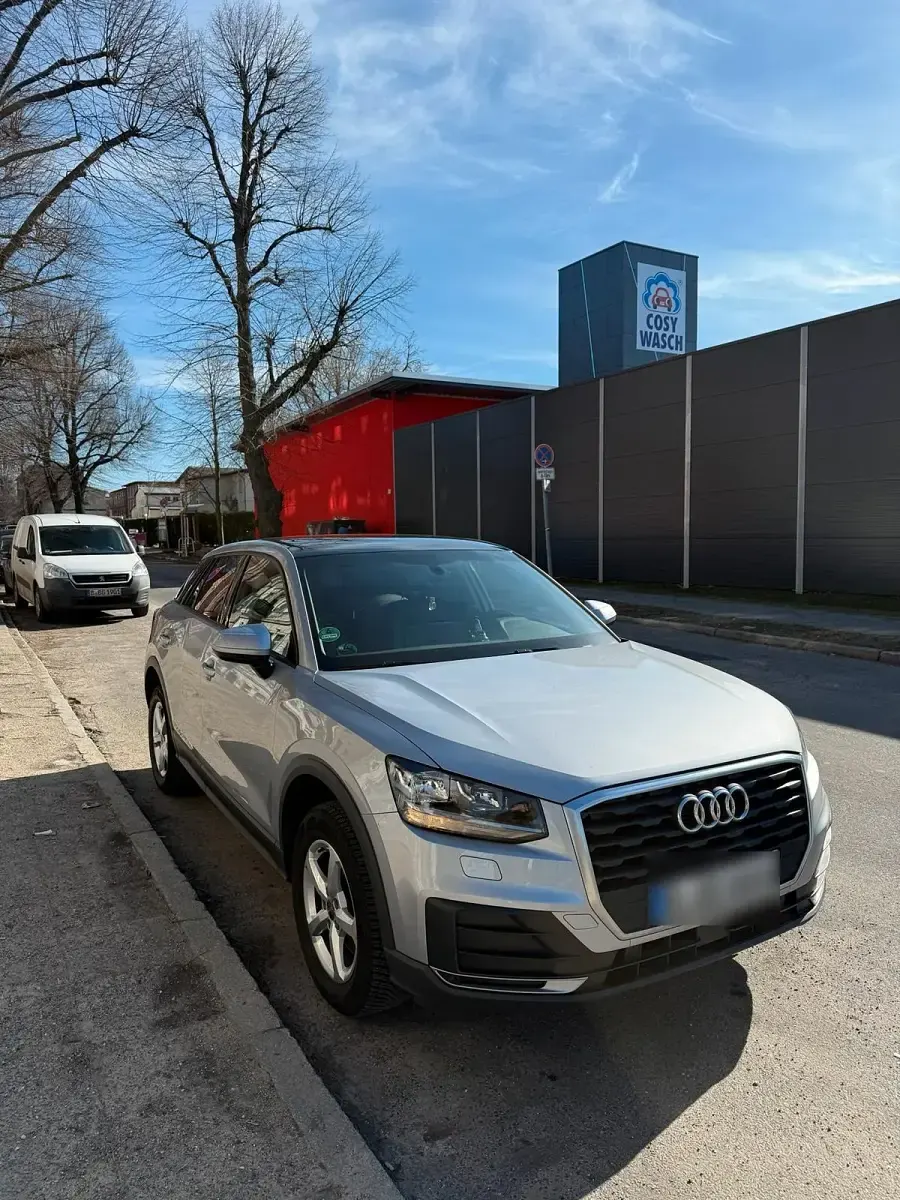 Gebraucht Audi Q2 Comfort 150 PS (110 kW) 2018 Grau SUV