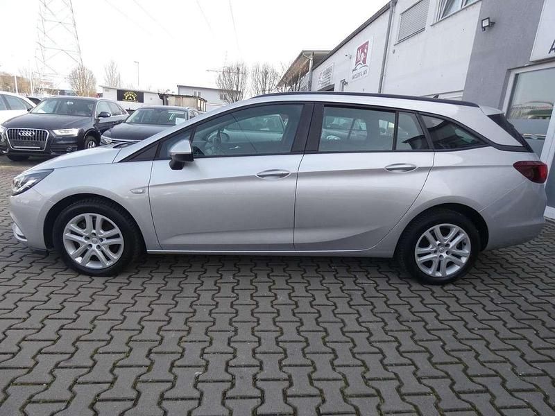 Gebraucht Opel Astra Edition 136 PS (100 kW) 2018 Silber Kombi