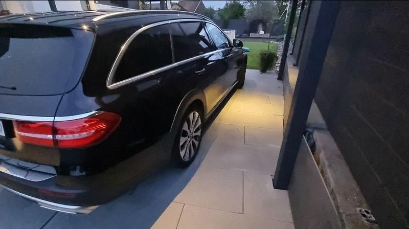 Gebraucht Mercedes E220 All-Terrain 194 PS (142 kW) 2018 Schwarz Kombi
