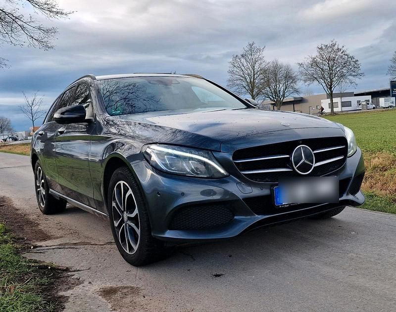 Grau Gebraucht 2016 Mercedes C250 Kombi | 14.000 € (Fairer Preis) - Bild 1/4