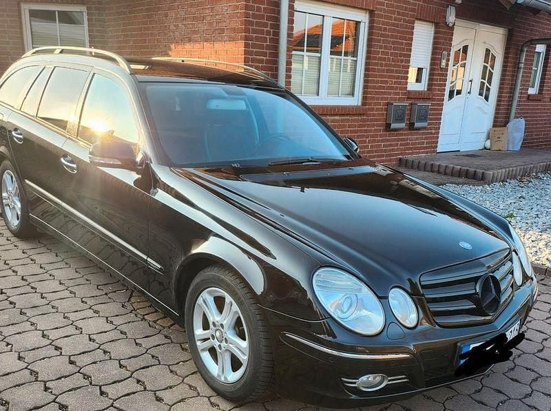 Gebraucht Mercedes E220 Avantgarde 170 PS (125 kW) 2007 Schwarz Limousine