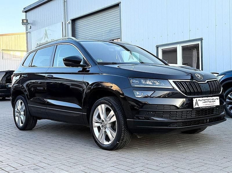 Schwarz Gebraucht 2021 Skoda Karoq SUV | 21.950 € (Superpreis) - Bild 1/4