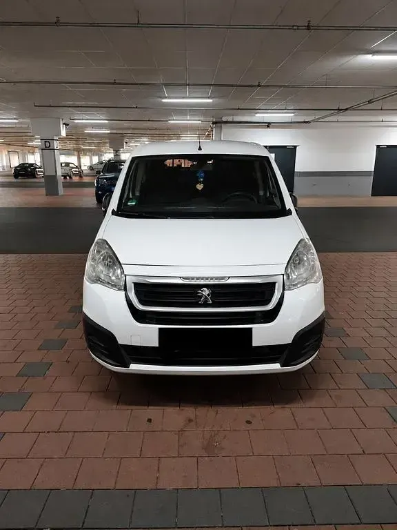 Gebraucht Peugeot Partner 98 PS (72 kW) 2017 Weiß Van / Kleinbus