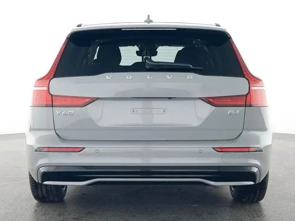 Gebraucht Volvo V60 Plus 197 PS (144 kW) 2025 Grau Kombi