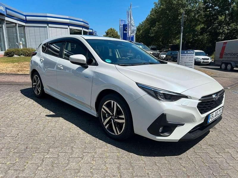 Gebraucht Subaru Impreza Platinum 136 PS (100 kW) 2025 Crystal white pearl Kleinwagen