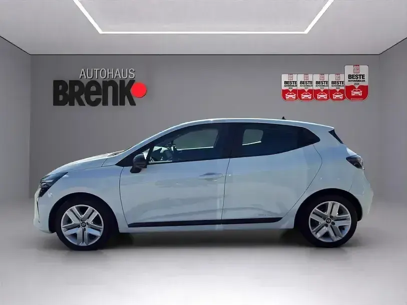 Second-hand Renault Clio V Evolution 143 CP (105 kW) 2024 Alb Berlinǎ