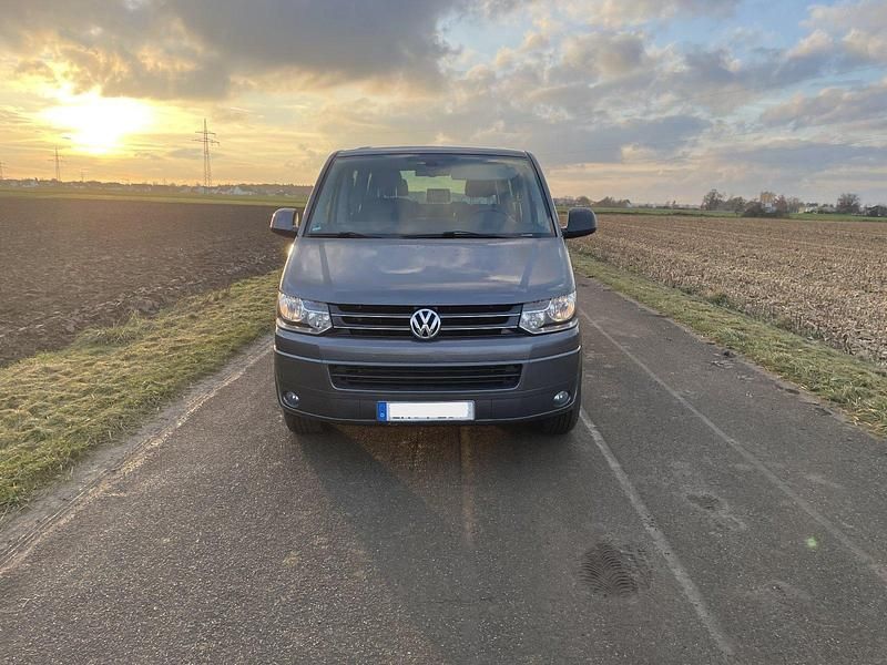 Usado VW Multivan Match 179 HP (131 kW) 2012 Cinzento Monovolume