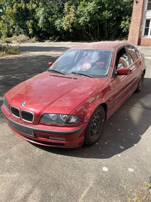 Gebraucht BMW 320 170 PS (125 kW) 2001 Rot Limousine