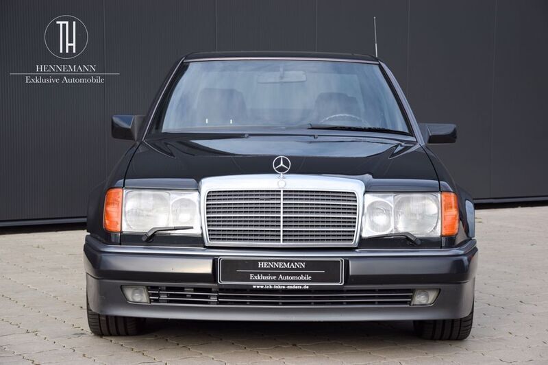 Gebraucht Mercedes E500 320 PS (235 kW) 1992 Schwarz Limousine