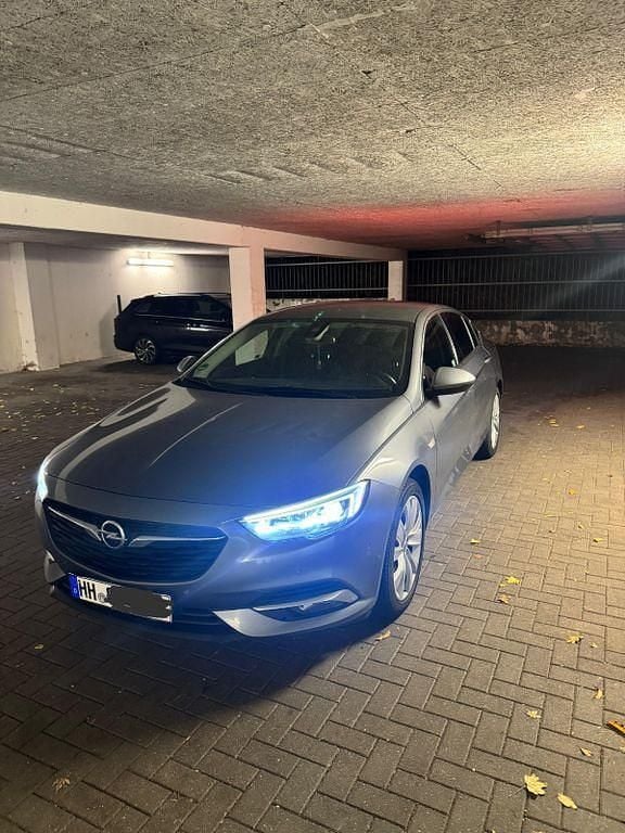 Grau Gebraucht 2017 Opel Insignia Dynamic Limousine | 9.999 € (Fairer Preis) - Bild 1/4