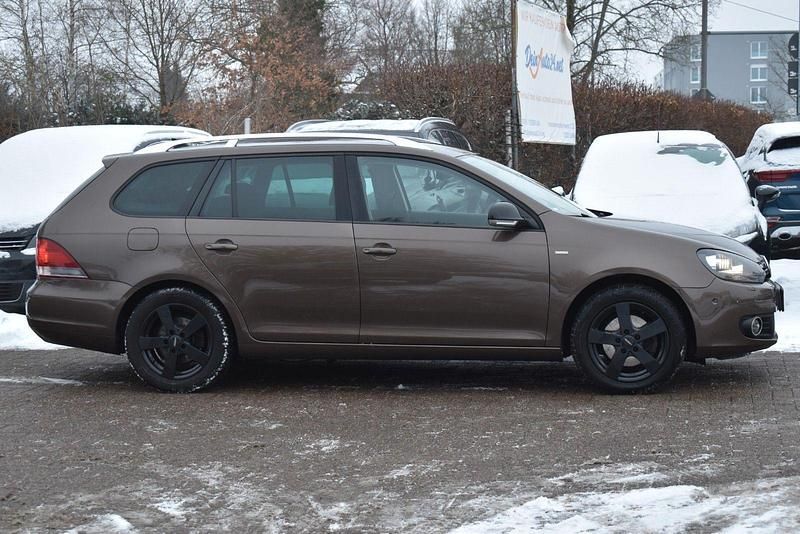 Gebraucht VW Golf VII Match 122 PS (89 kW) 2012 Braun Kombi