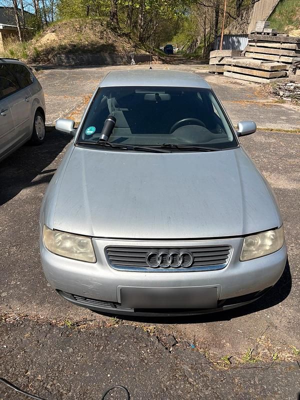 Second-hand Audi A3 102 CP (75 kW) 2003 Argintiu Hatchback
