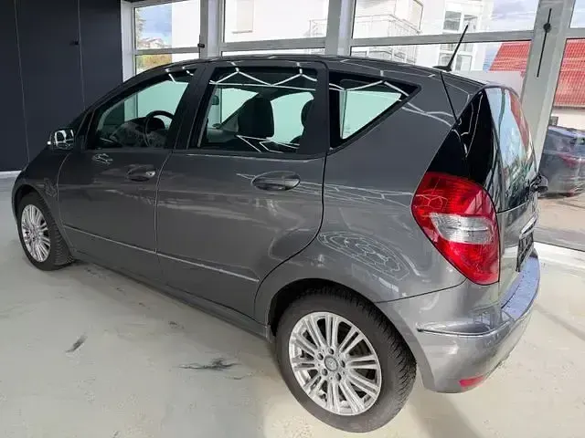 Gebraucht Mercedes A160 Elegance 95 PS (69 kW) 2011 Andere Limousine