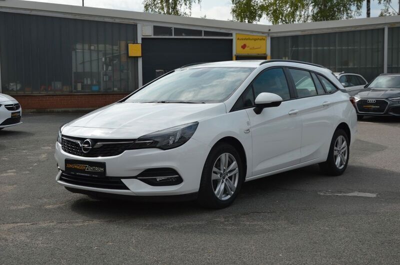 Weiß Gebraucht 2021 Opel Astra Kombi | 13.900 € (Superpreis) - Bild 1/4