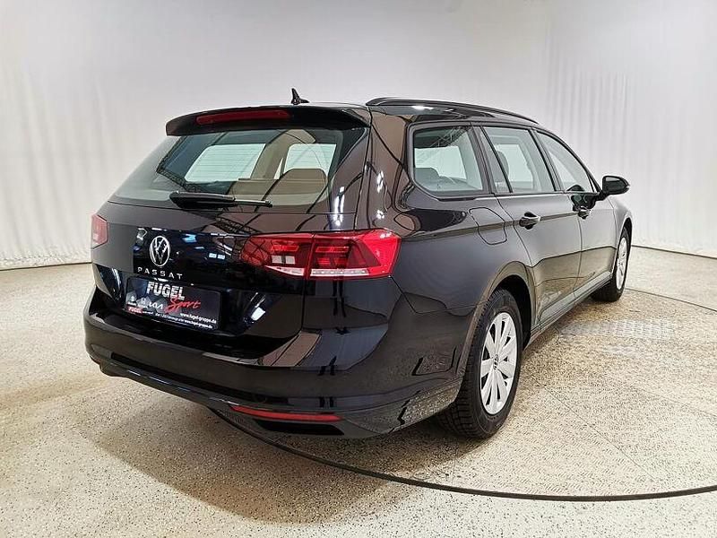 Gebraucht VW Passat Conceptline 150 PS (110 kW) 2022 Deep black perleffekt Kombi
