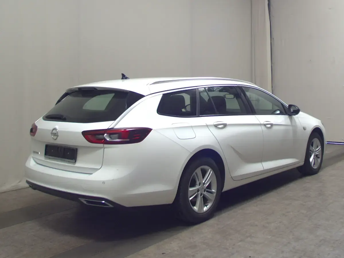 Gebraucht Opel Insignia Elegance 174 PS (127 kW) 2022 Weiss Kombi