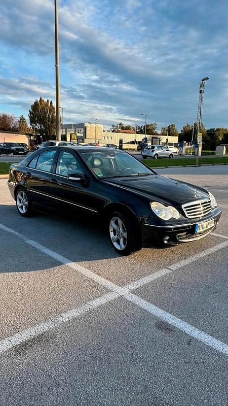 Gebraucht Mercedes C180 143 PS (105 kW) 2006 Schwarz Limousine