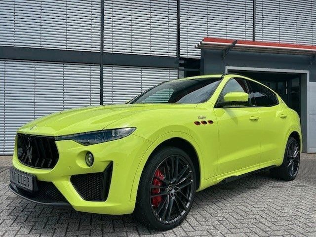 Grün Gebraucht 2022 Maserati Levante SUV | 94.980 € (Fairer Preis) - Bild 1/4