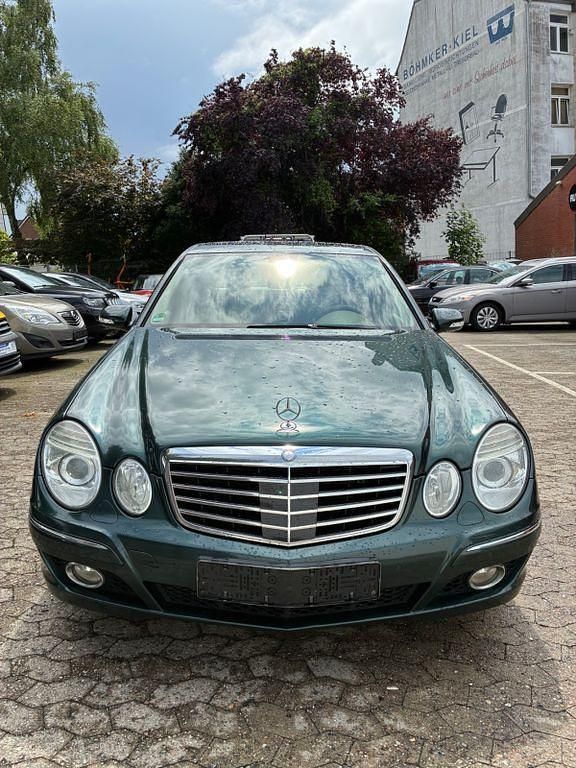 Gebraucht Mercedes E300 Elegance 211 PS (155 kW) 2008 Grün Limousine