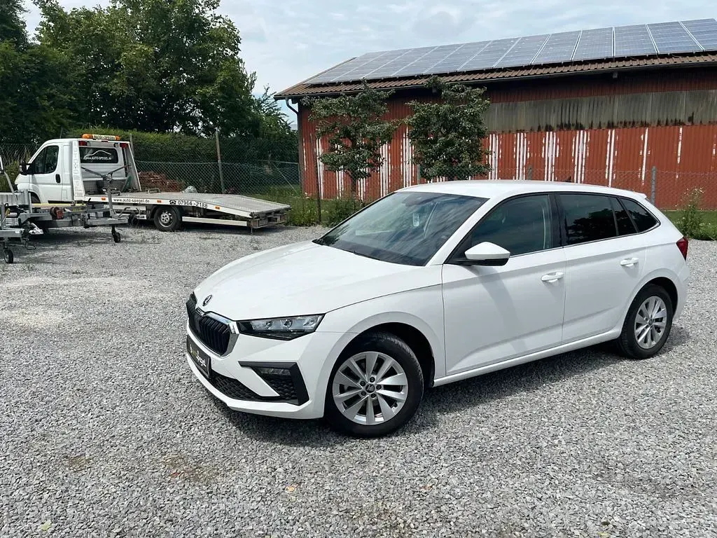 Gebraucht Skoda Scala Selection 116 PS (85 kW) 2025 Candy white Kleinwagen