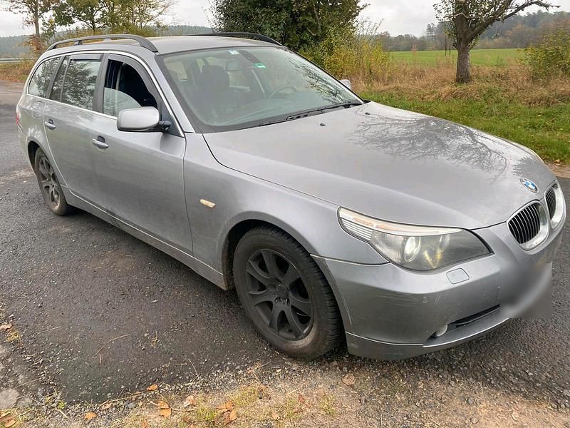 Gebraucht BMW 525 218 PS (160 kW) 2006 Grau Kombi