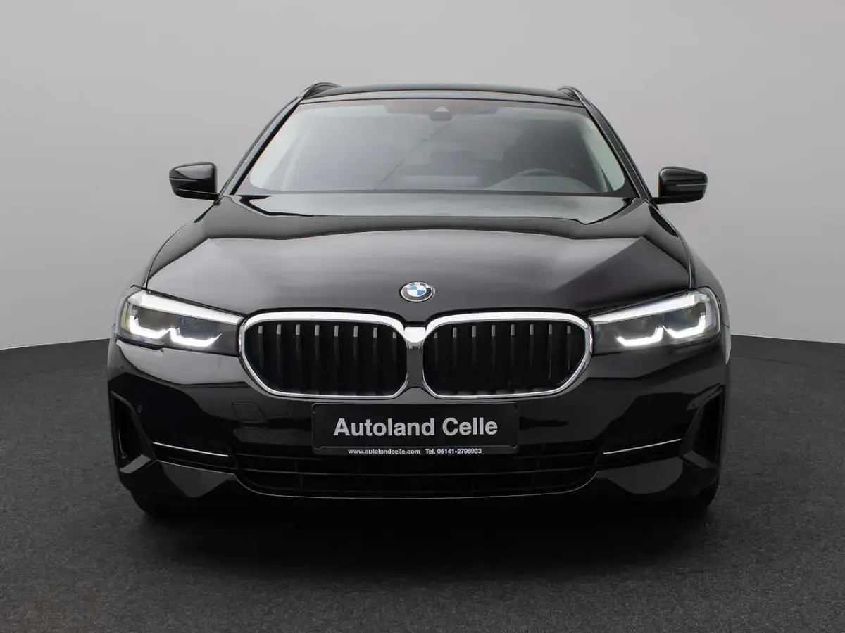 Gebraucht BMW 530 245 PS (180 kW) 2023 Schwarz 2668 Kombi