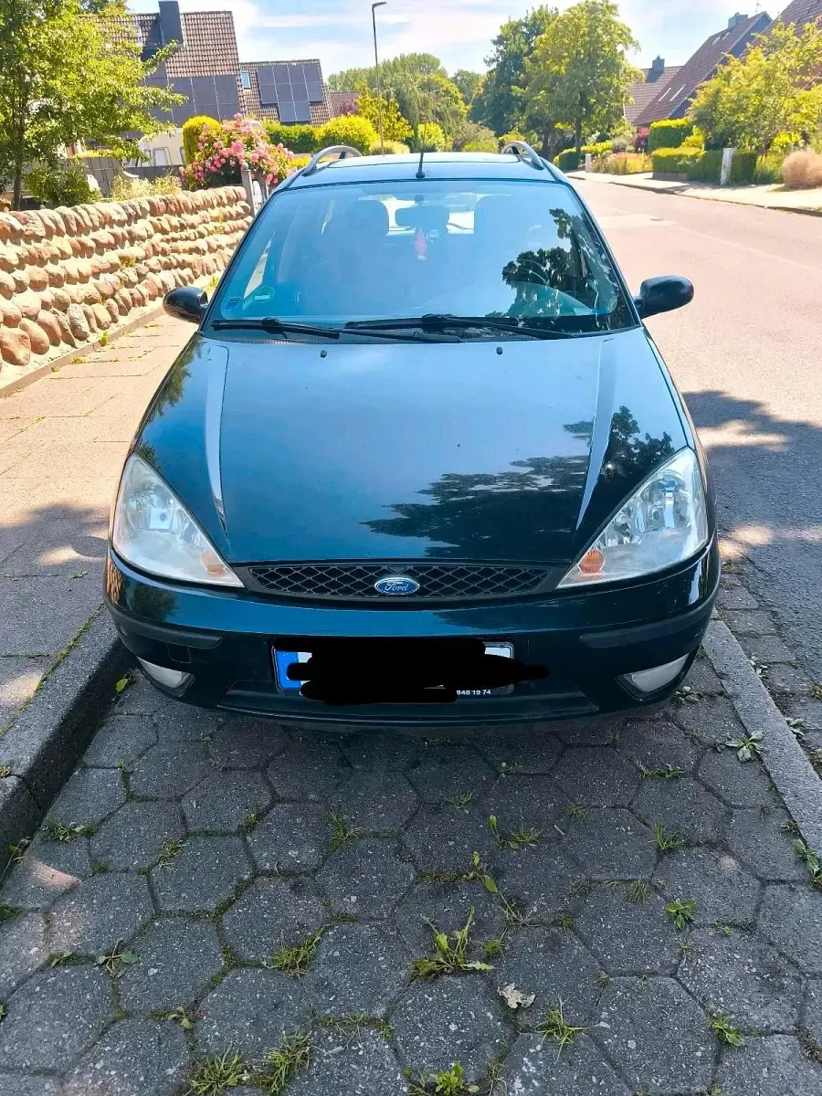 Gebraucht Ford Focus 101 PS (74 kW) 2002 Schwarz Kombi