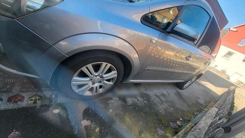 Gebraucht Opel Zafira 120 PS (88 kW) 2008 Silber Van / Kleinbus