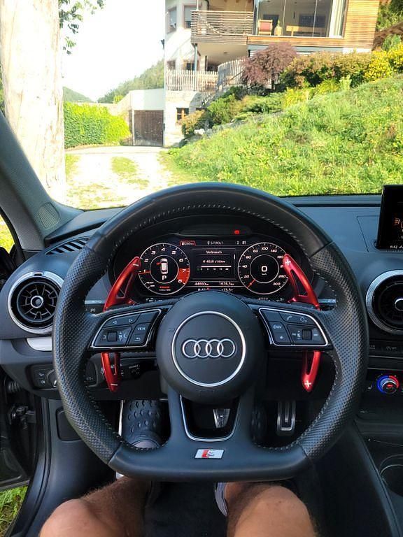 Grau Gebraucht 2018 Audi S3 Sport Limousine | 30.000 € (Fairer Preis) - Bild 1/4