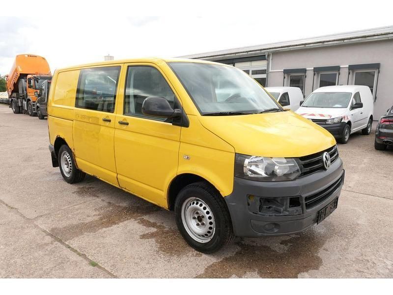 Gebraucht VW T5 84 PS (61 kW) 2011 Ginstergelb r1032 Van