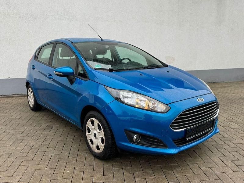 Gebraucht Ford Fiesta Trend 101 PS (74 kW) 2010 Blau Kleinwagen