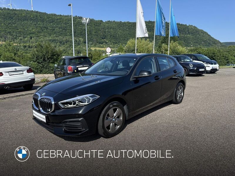 Schwarz uni Gebraucht 2022 BMW 118 Advantage Kleinwagen | 23.990 € (Fairer Preis) - Bild 1/4