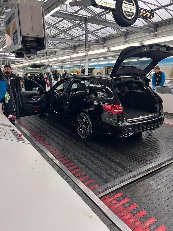 Gebraucht Mercedes C300 AMG line 245 PS (180 kW) 2020 Schwarz Kombi