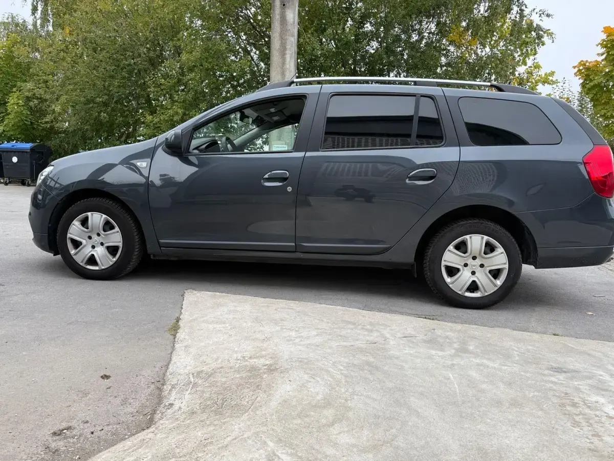 Gebraucht Dacia Logan MCV Lauréate 90 PS (66 kW) 2017 Grau Kombi