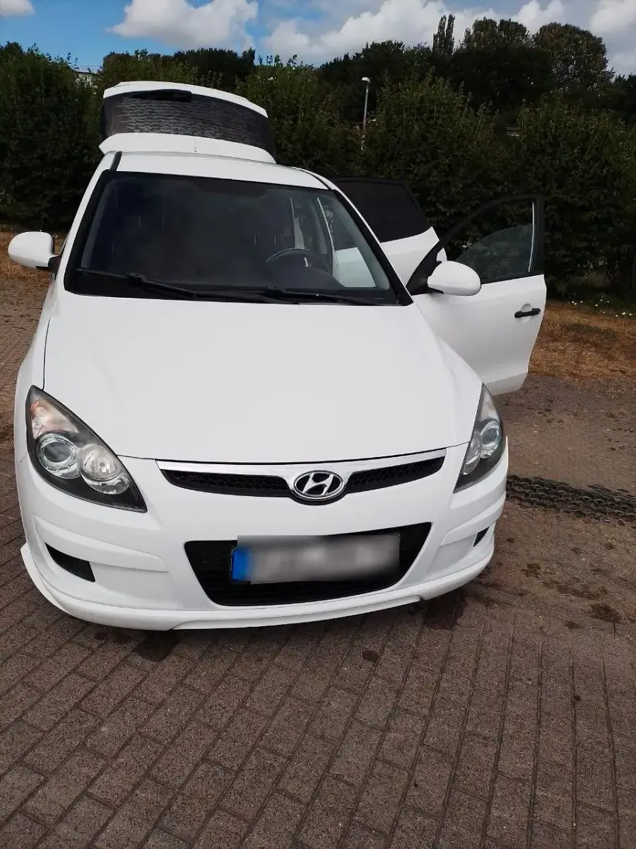 Gebraucht Hyundai i30 109 PS (80 kW) 2009 Weiß Limousine