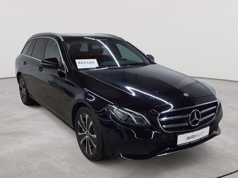 Schwarz Gebraucht 2020 Mercedes E300 Kombi | 21.890 € (Superpreis) - Bild 1/4