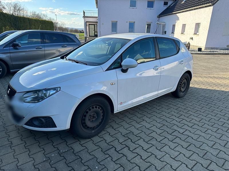Gebraucht Seat Ibiza 69 PS (50 kW) 2011 Weiß Kleinwagen