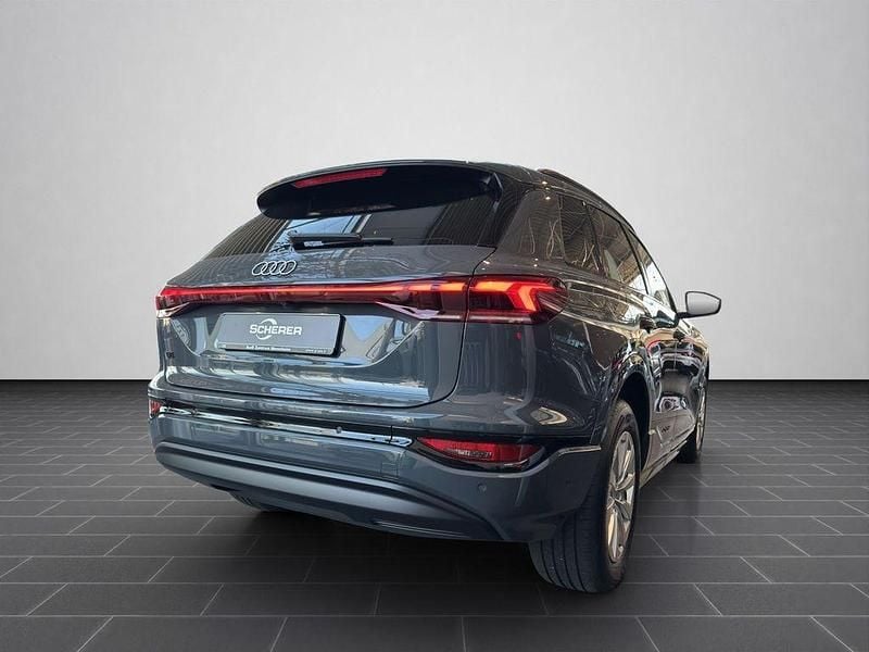 Neu Audi Q6 e-tron Sport 185 kW (252 PS) 2026 Grau SUV