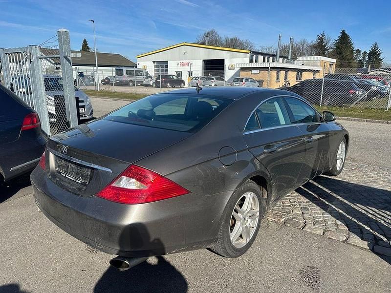 Gebraucht Mercedes CLS320 224 PS (164 kW) 2007 Grau Limousine