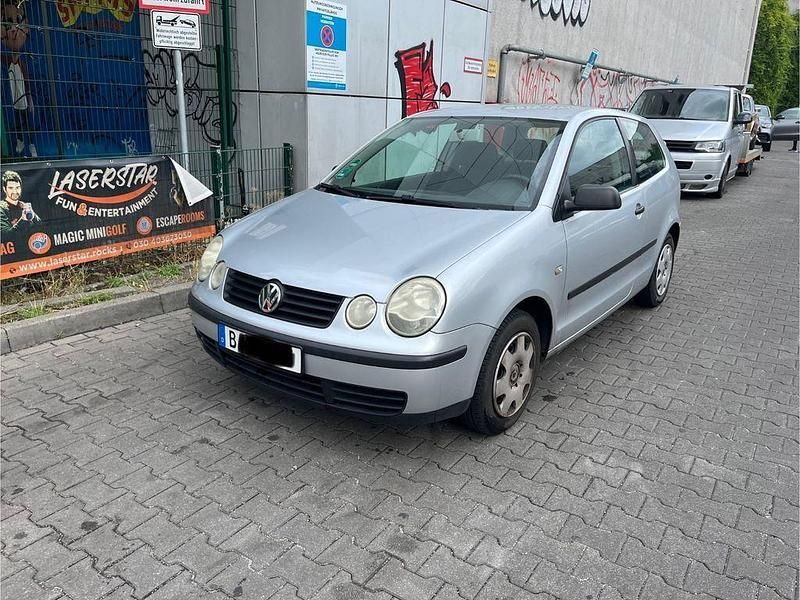 Silber Gebraucht 2003 VW Polo Basis Limousine | 1.250 € (Guter Preis) - Bild 1/4