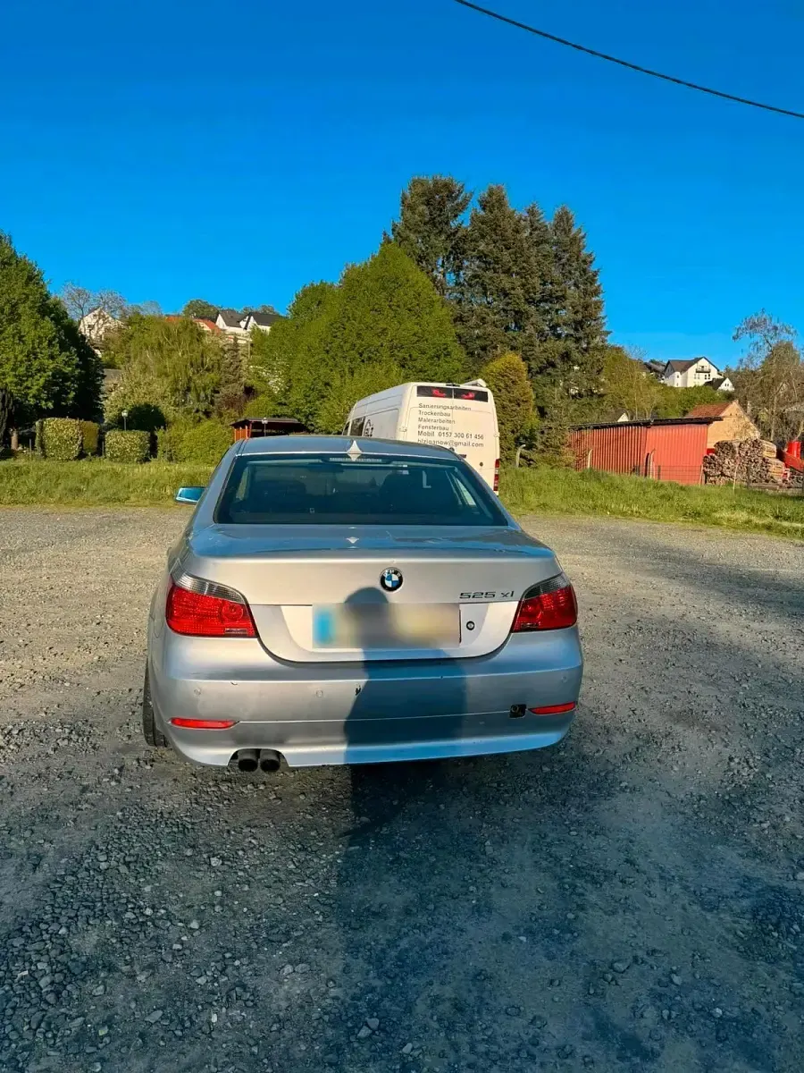 Second-hand BMW 525 204 CP (150 kW) 2006 Argintiu Berlinǎ