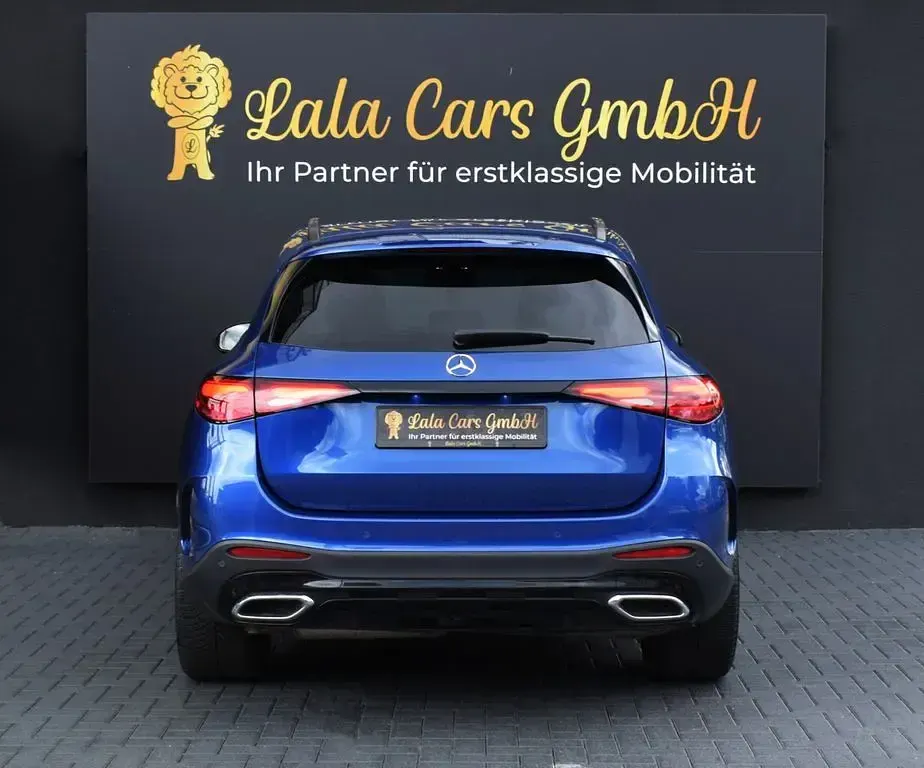 Gebraucht Mercedes GLC300 AMG line 269 PS (197 kW) 2023 Blau SUV