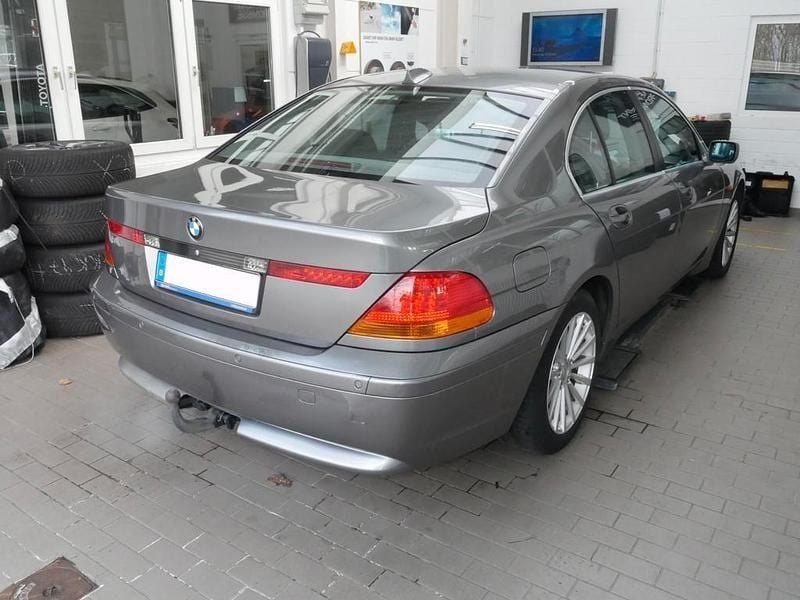 Gebraucht BMW 745 Sport Line 333 PS (244 kW) 2004 Grau Limousine