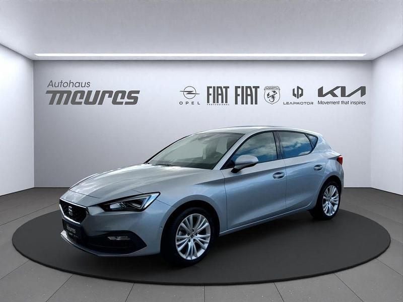 Silber Gebraucht 2024 Seat Leon Style Limousine | 25.988 € (Guter Preis) - Bild 1/4