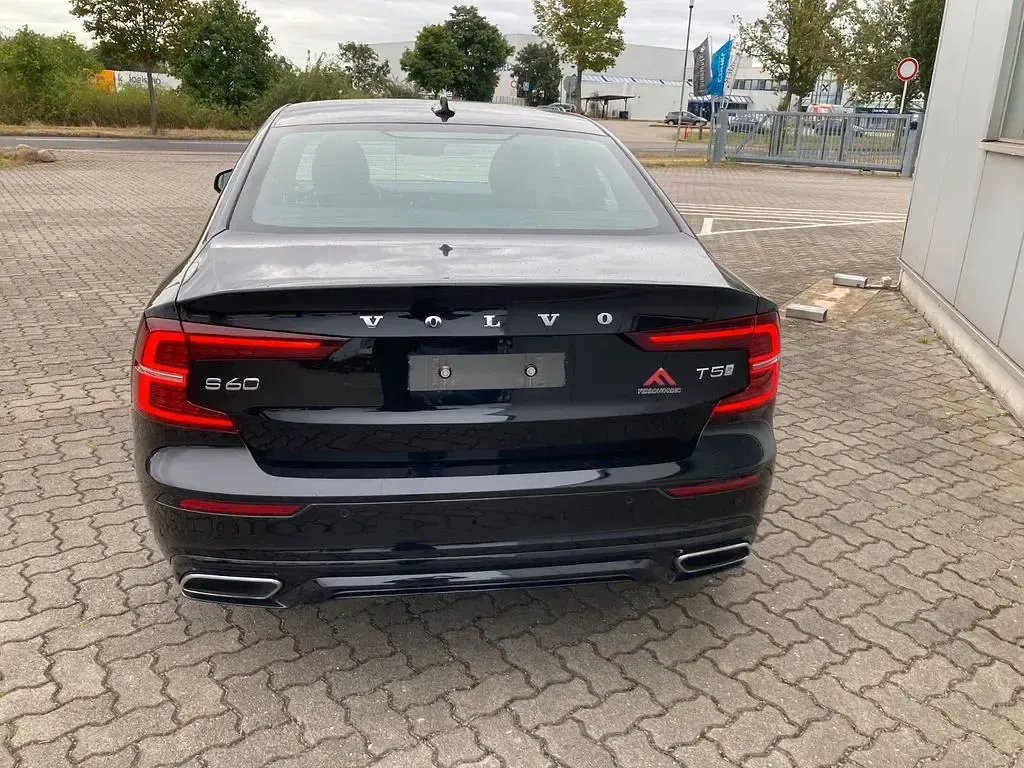Gebraucht Volvo S60 R-Design 250 PS (183 kW) 2019 Schwarz Limousine