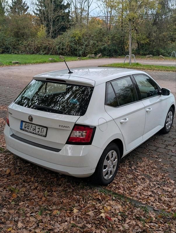 Gebraucht Skoda Fabia 60 PS (44 kW) 2018 Weiß Kleinwagen